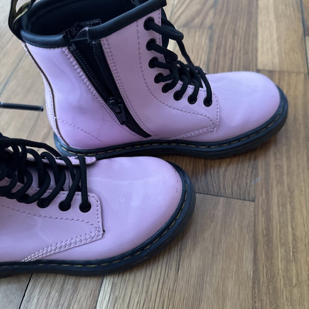 Dr. Martens Lamper 1460 J Light Pink Patent Leather Girl Kids Boots, Size 13 - Picture 5 of 9